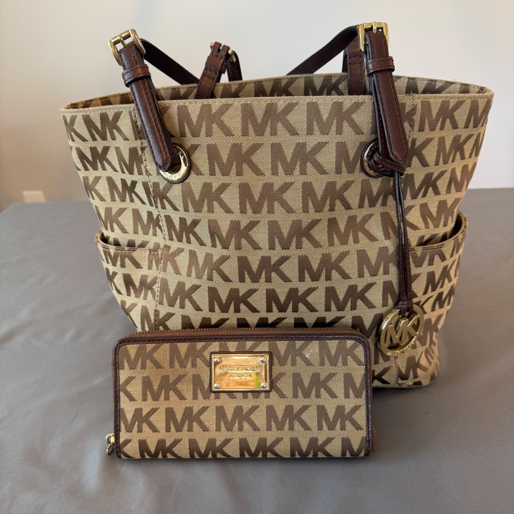 Michael Kors MK Monogram Tote‎ Bag and Zip Around Wallet Set Beige Brown Gold
